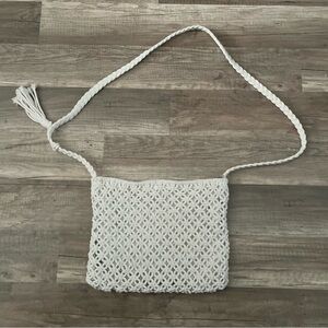 White Woven Crocheted Zippered Lined Purse GUC
